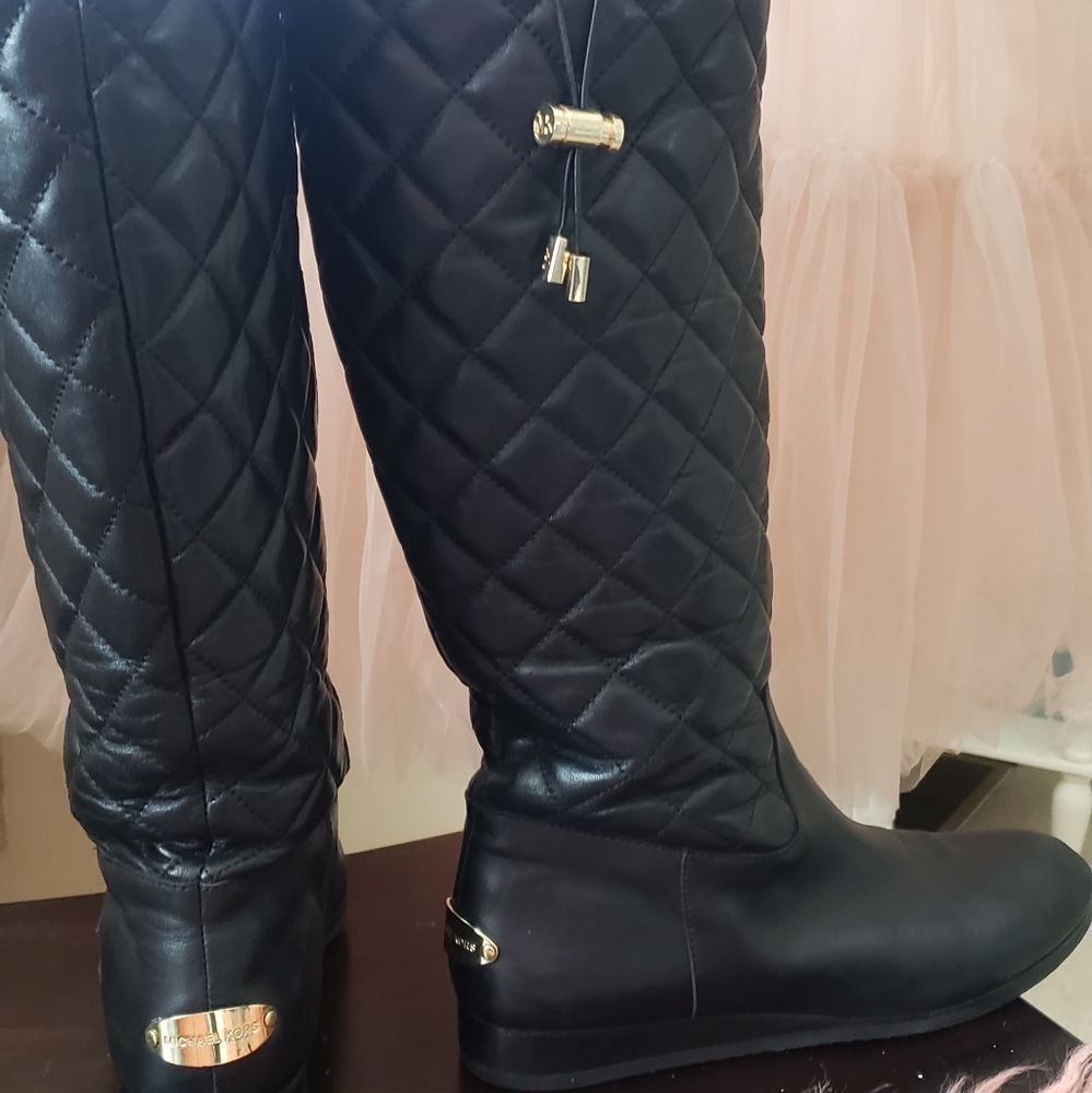 Michael Kors lizzie quilted black boot
